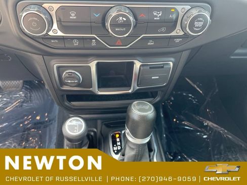 Used 2022 Jeep Wrangler Unlimited Sport AWD/4WD image 12