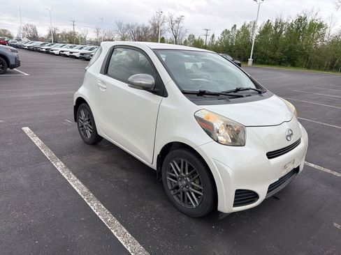 Used 2014 Scion iQ image 9