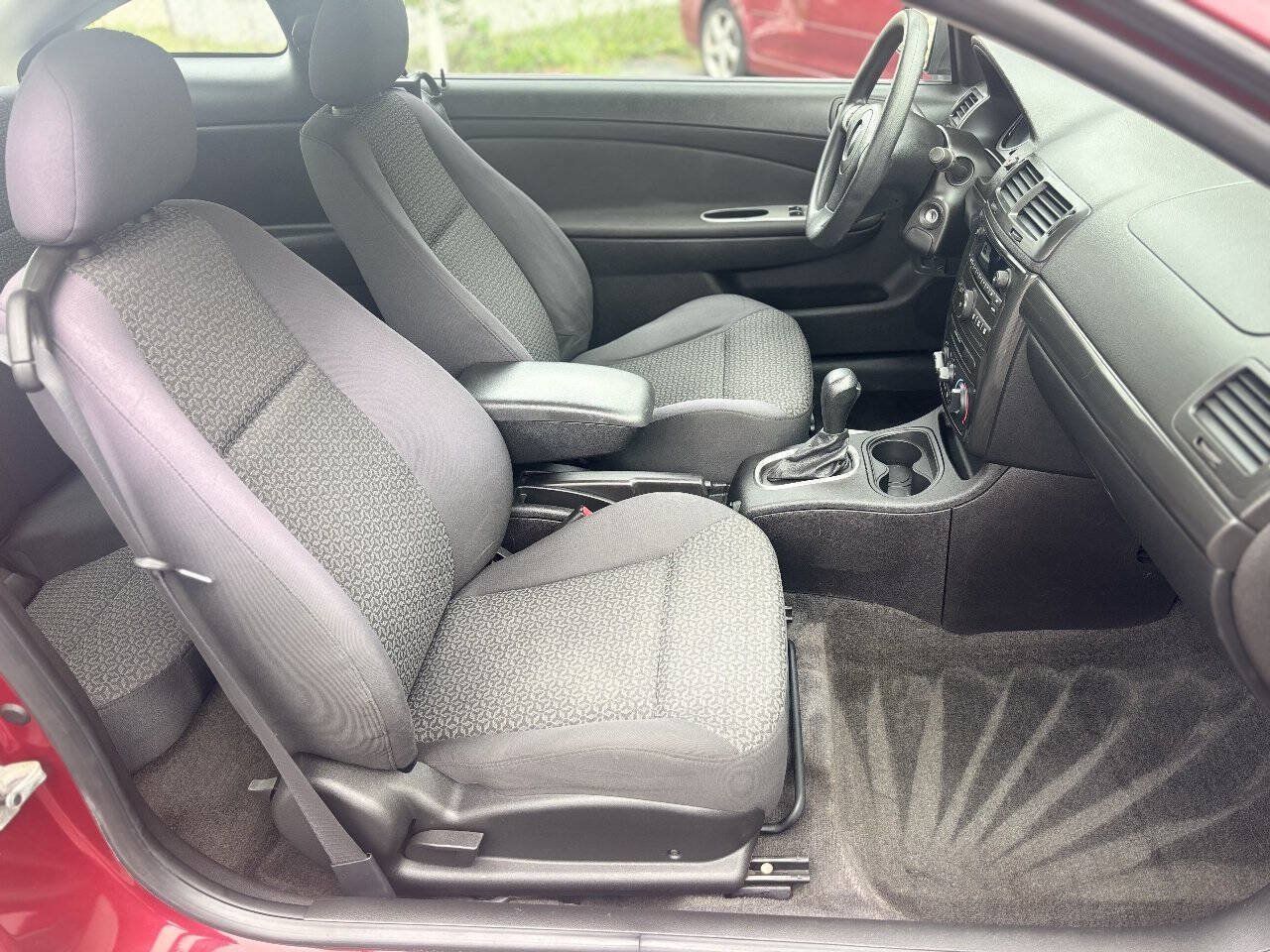 Used 2009 Pontiac G5 FWD image 11
