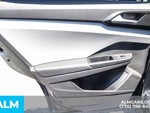 Used 2022 Volkswagen Taos SE image 55