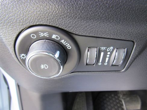 Used 2023 Jeep Compass Latitude w/ Sun and Sound Group image 12