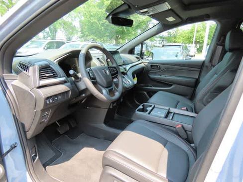 Used 2026 Honda Odyssey Sport-L image 2