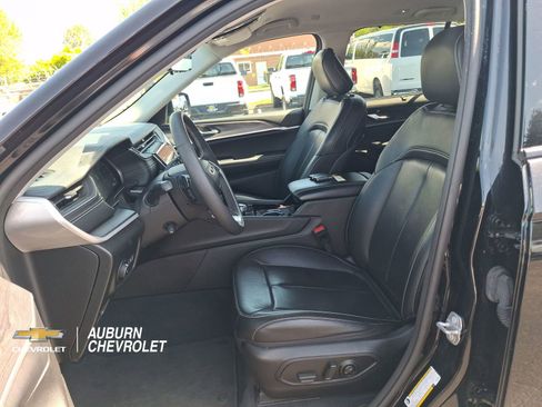 Used 2023 Jeep Grand Cherokee Limited w/ Luxury Tech Group II AWD/4WD image 20