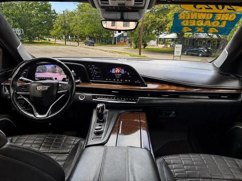 Used 2023 Cadillac Escalade ESV Sport Platinum AWD/4WD image 16