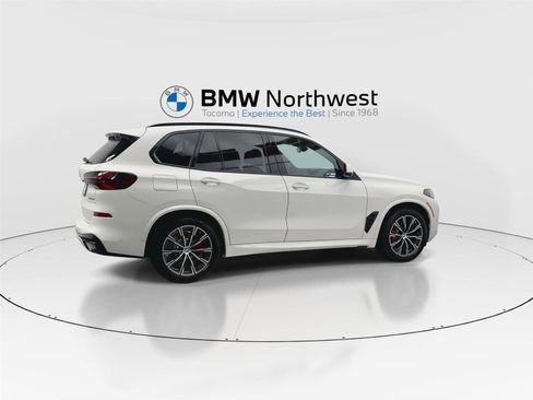 New 2026 BMW X5 xDrive50e image 4