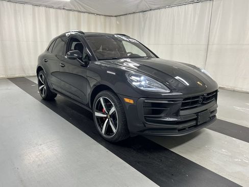 Certified 2024 Porsche Macan S AWD/4WD image 1