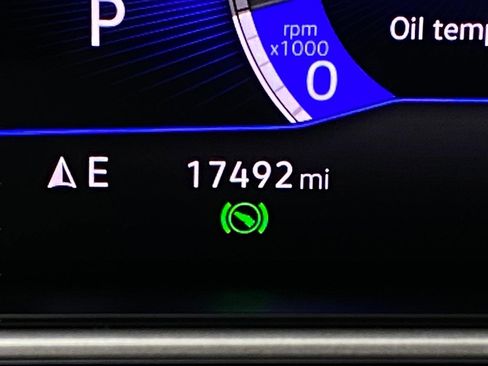 Used 2025 Volkswagen Taos SE image 17