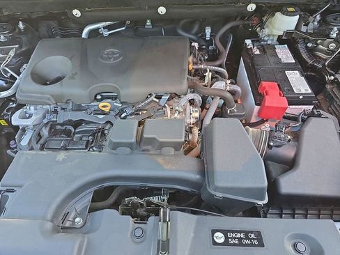 Used 2025 Toyota RAV4 XLE image 40