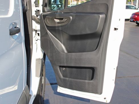 Used 2025 Mercedes-Benz Sprinter 2500 image 19