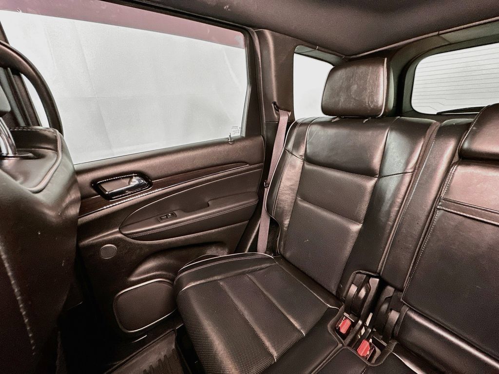Used 2021 Jeep Grand Cherokee Overland AWD/4WD image 12