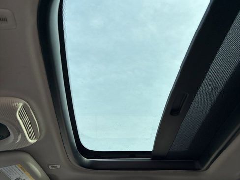 Used 2021 MINI Cooper SE w/ 6.5" Touchscreen Package image 15