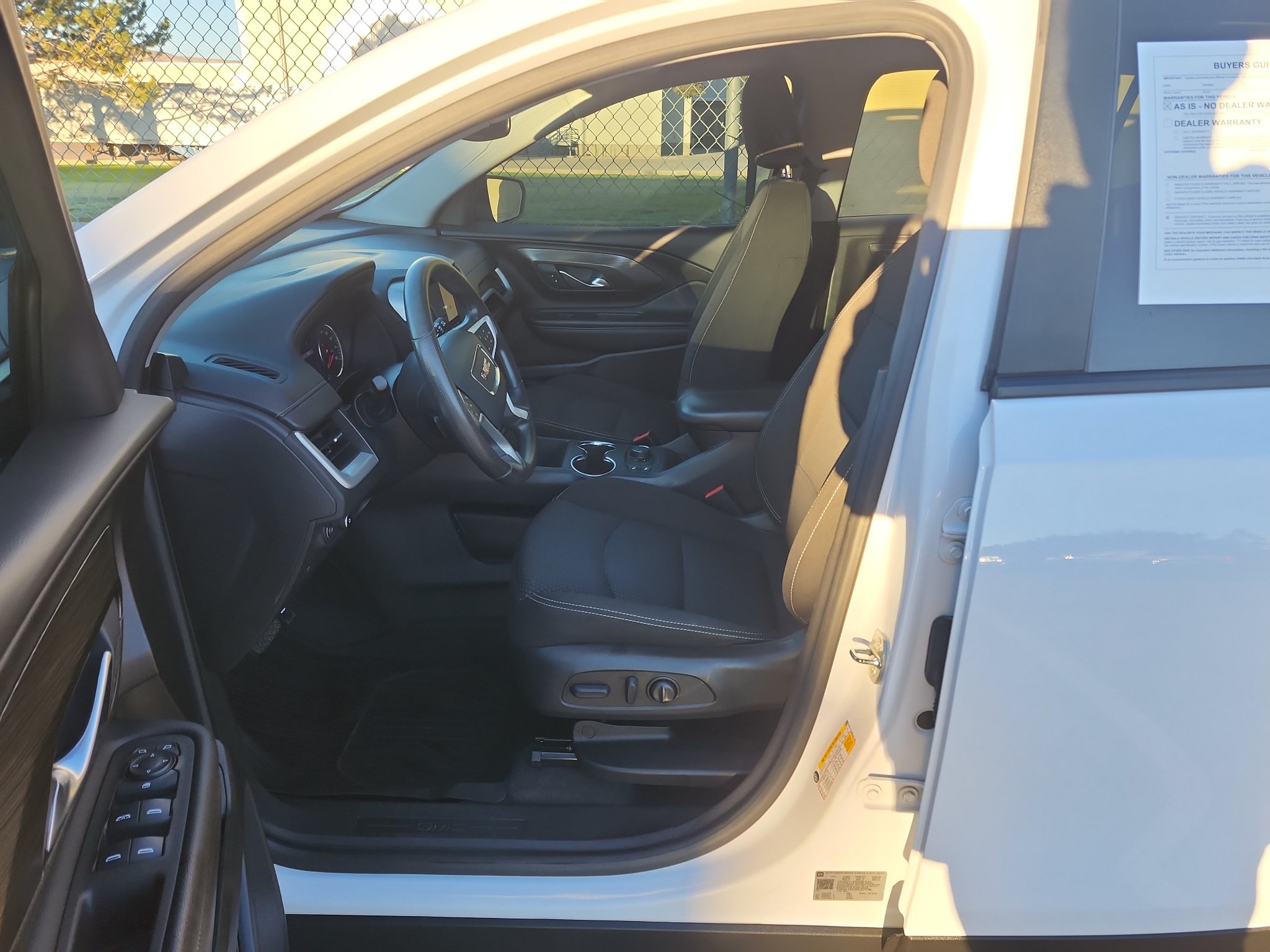 Used 2022 GMC Terrain SLE w/ Driver Convenience Package AWD/4WD image 5