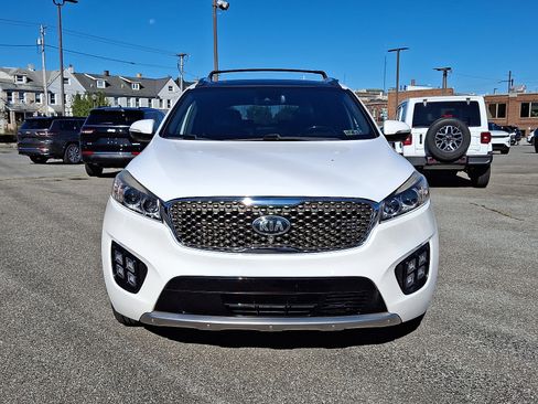 Used 2018 Kia Sorento SX image 2