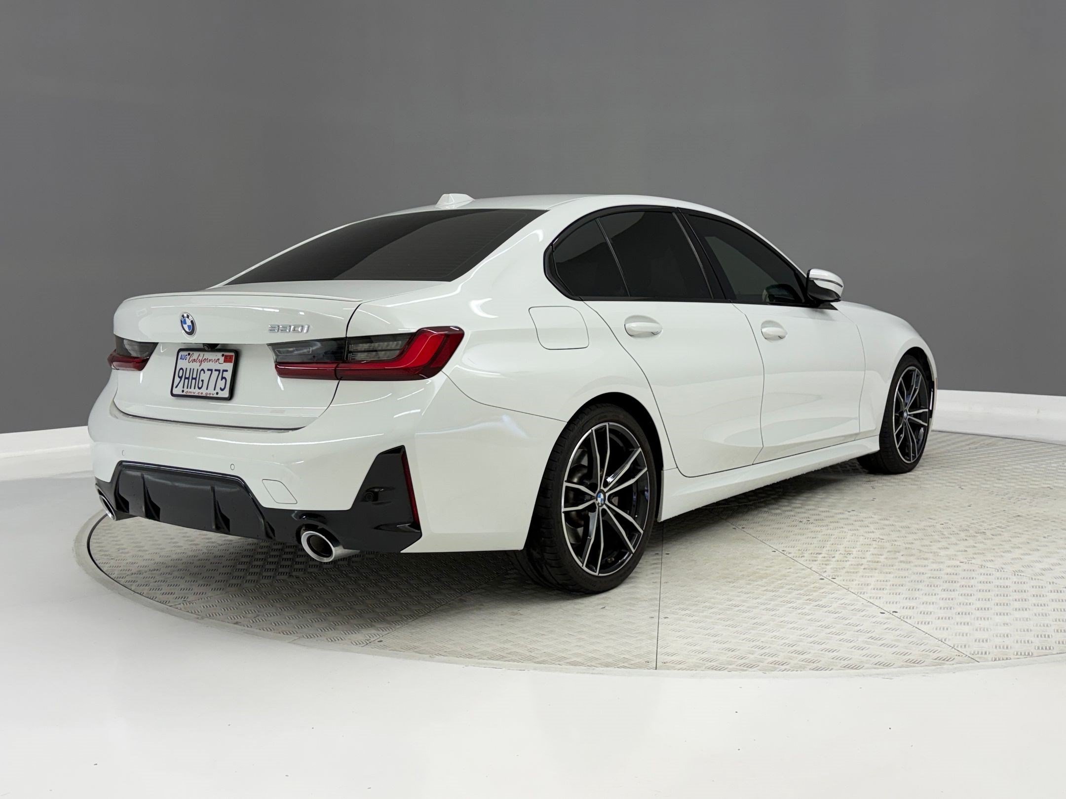 Certified 2023 BMW 330i Sedan w/ M Sport Package RWD image 9