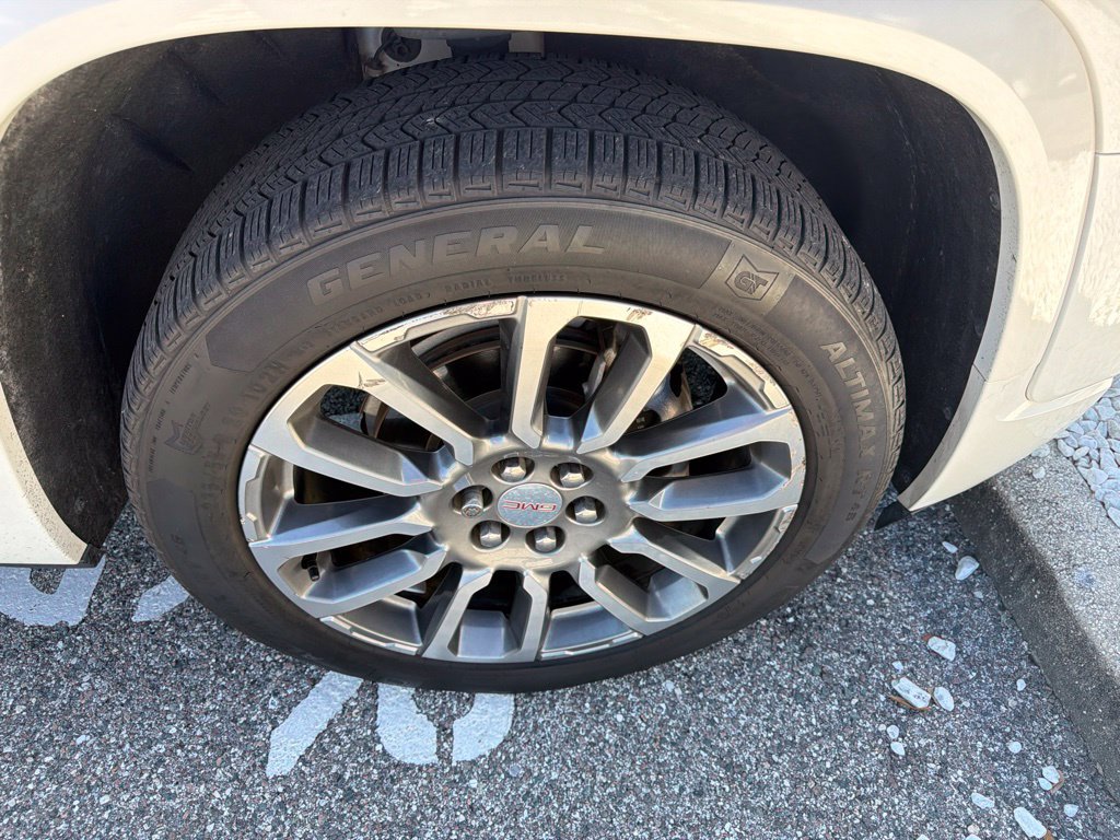 Used 2021 GMC Acadia Denali w/ Trailering Package AWD/4WD image 12