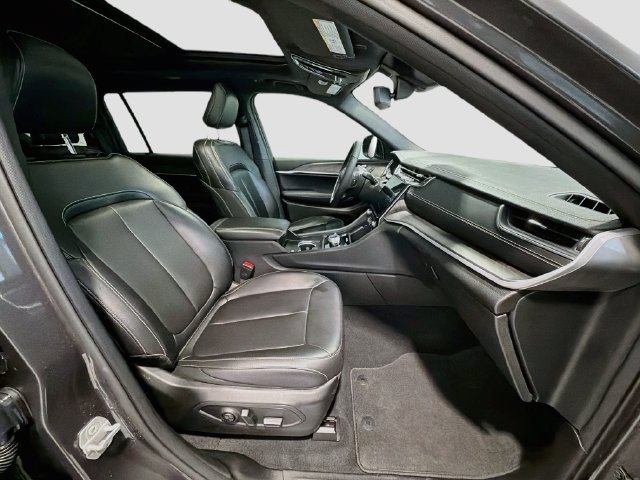 Used 2024 Jeep Grand Cherokee L Limited AWD/4WD image 24