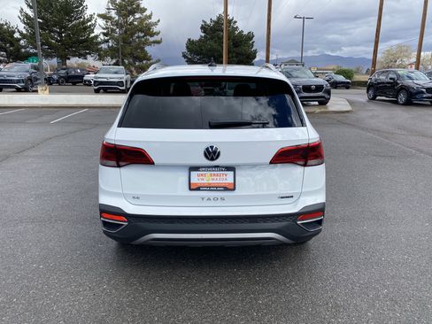 Used 2023 Volkswagen Taos SE w/ Black Wheel Package image 43