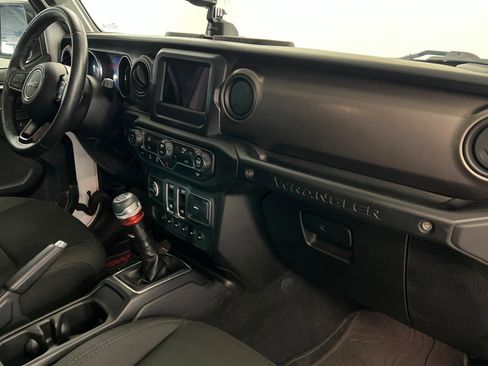 Used 2018 Jeep Wrangler Sport AWD/4WD image 20