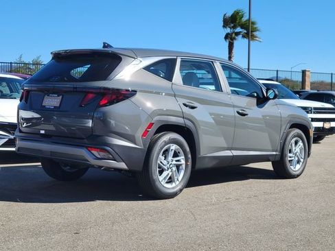 New 2026 Hyundai Tucson SE image 2
