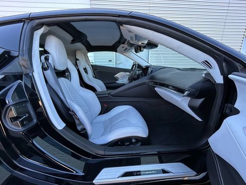 Used 2025 Chevrolet Corvette Stingray Premium Cpe w/ 3LT RWD image 40