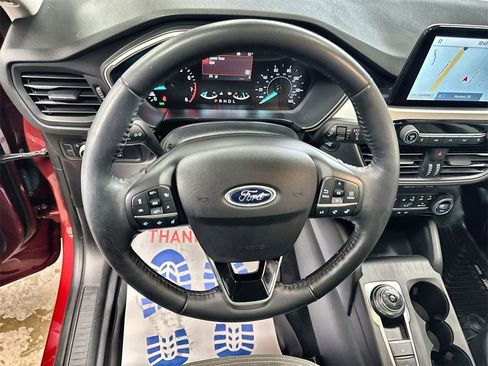 Used 2021 Ford Escape SE w/ SE Sport Appearance Package image 17