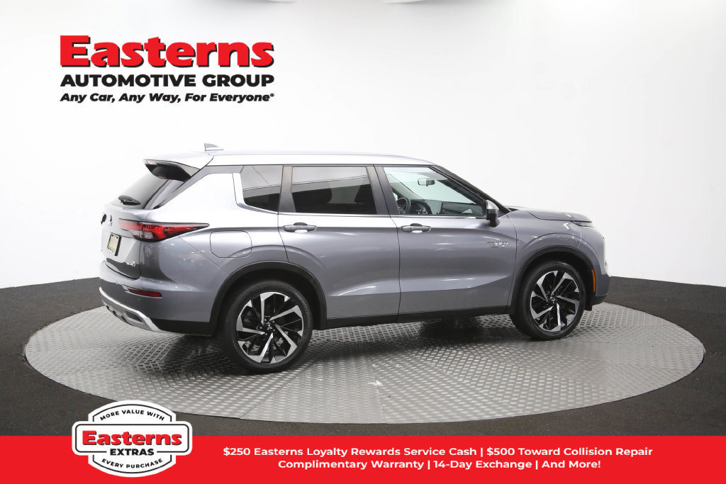 Used 2023 Mitsubishi Outlander SE AWD/4WD image 44