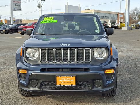 Used 2023 Jeep Renegade Latitude image 2
