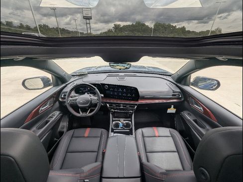 New 2026 Chevrolet Traverse RS w/ LPO, Floor Liner Package AWD/4WD image 18