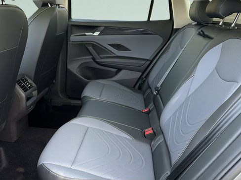 New 2026 Volkswagen Tiguan SE FWD image 33