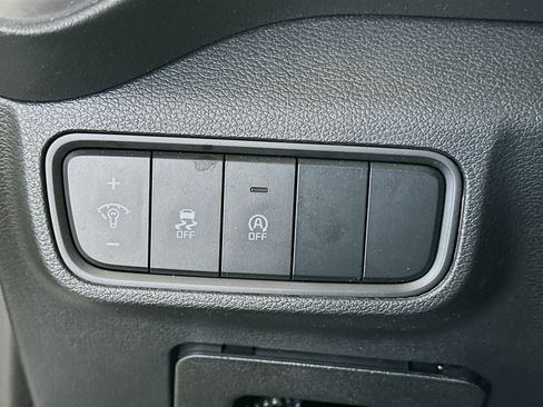 Used 2025 Kia Soul LX w/ LX Technology Package image 17