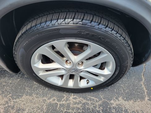 Used 2012 Nissan Juke SV w/ Chrome Pkg FWD image 31