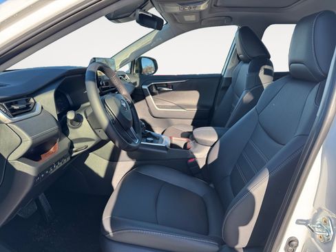New 2025 Toyota RAV4 Limited image 11