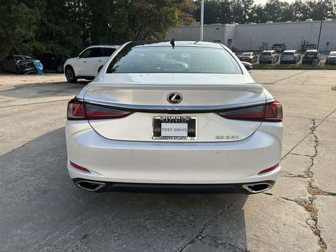 Used 2023 Lexus ES 350 Ultra Luxury w/ Accessory Package (Z2) FWD image 4