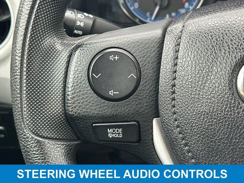 Used 2018 Toyota Corolla LE w/ Carpet Mat Package (TMS) FWD image 25