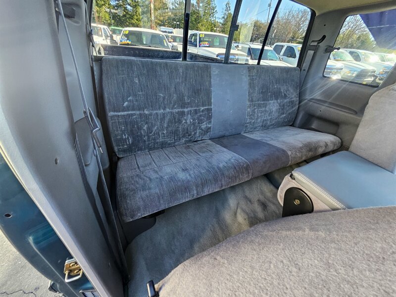 Used 1997 Dodge Ram 2500 Truck 4x4 Club Cab image 19