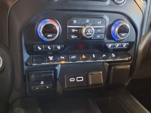 Used 2022 GMC Sierra 2500 AT4 w/ AT4 Preferred Package AWD/4WD image 22