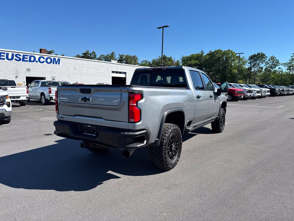 Used 2024 Chevrolet Silverado 2500 ZR2 w/ Technology Package AWD/4WD image 4