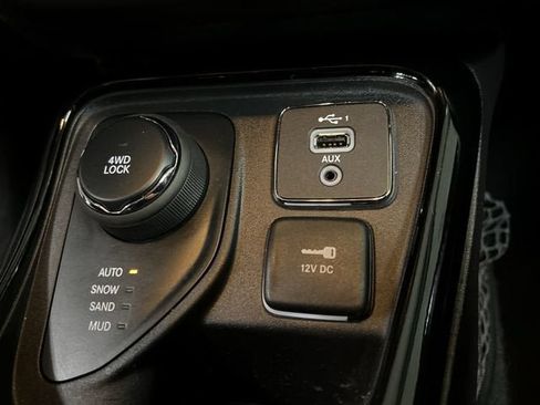 Used 2020 Jeep Compass Limited AWD/4WD image 34