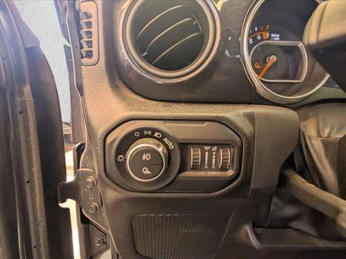 Used 2022 Jeep Gladiator Sport AWD/4WD image 19