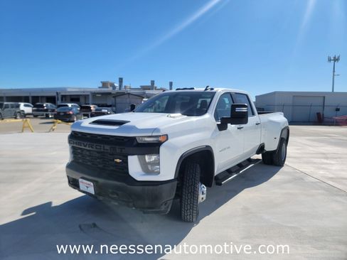 Used 2023 Chevrolet Silverado 3500 W/T w/ Gooseneck/5TH Wheel Package image 3