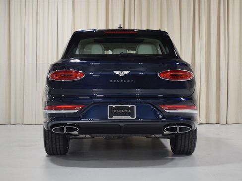 New 2025 Bentley Bentayga image 14