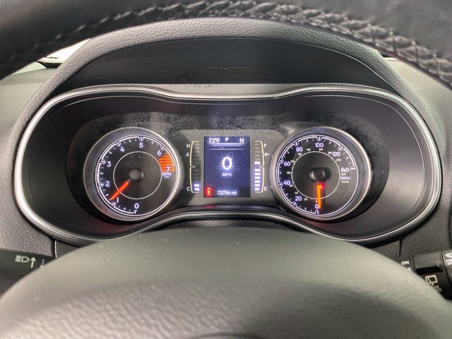 Used 2019 Jeep Cherokee Latitude Plus w/ Cold Weather Group AWD/4WD image 22