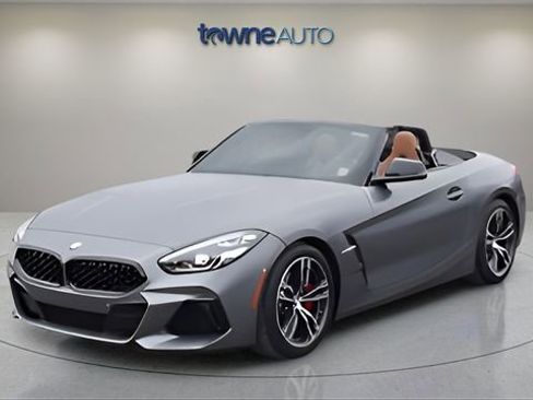 Used 2021 BMW Z4 M40i w/ Executive Package image 2