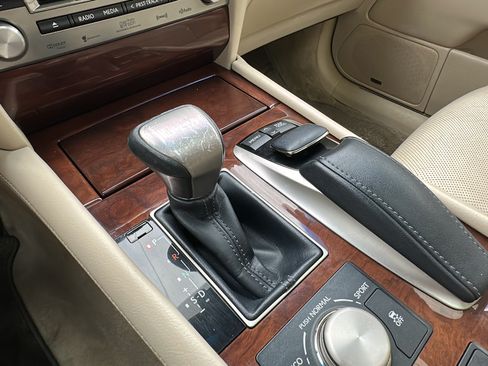 Used 2014 Lexus LS 460 AWD w/ Comfort Package image 17