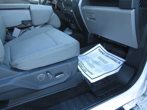 Used 2016 Ford F150 XLT w/ Equipment Group 302A Luxury image 9