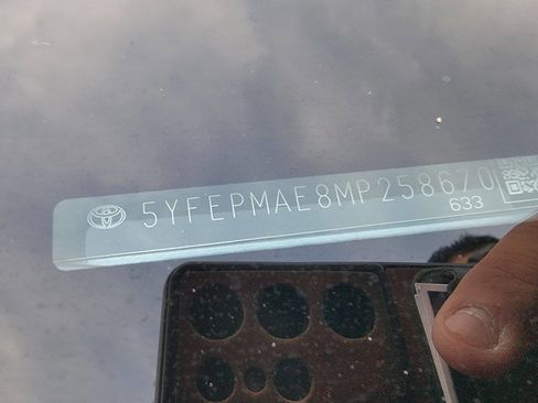 Used 2021 Toyota Corolla LE FWD image 20