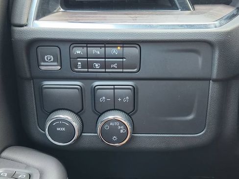 Used 2025 Chevrolet Tahoe LS RWD image 24