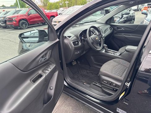 Used 2023 Chevrolet Equinox LT FWD image 9