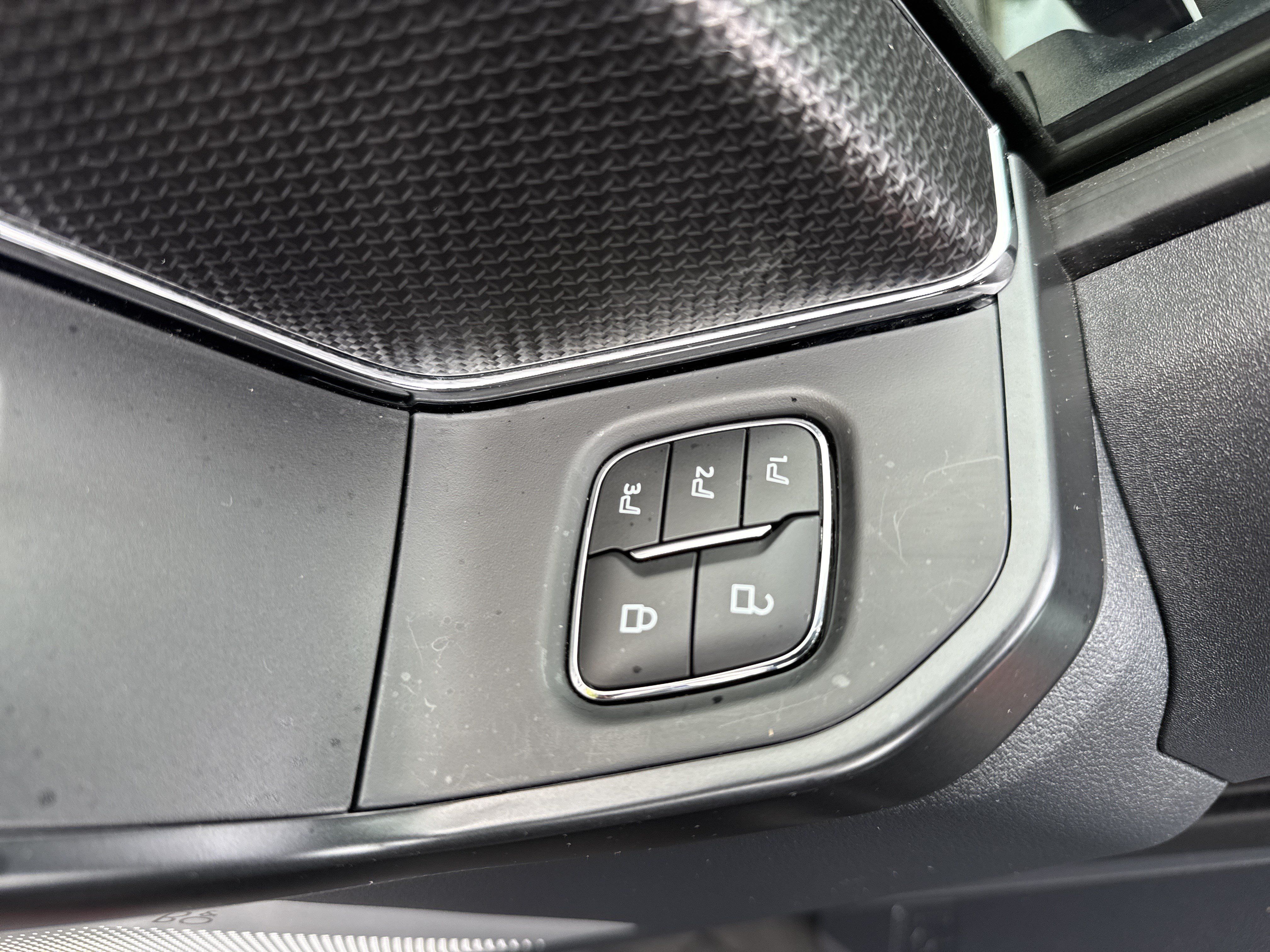 Used 2025 Ford F150 Raptor AWD/4WD image 16