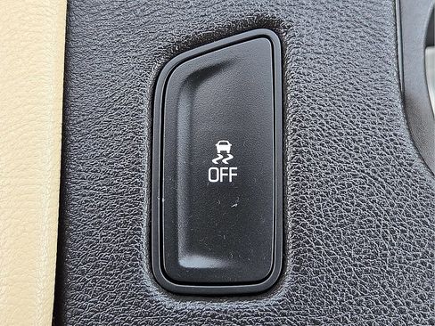 Used 2017 Cadillac XT5 Luxury w/ Driver Awareness Package image 17